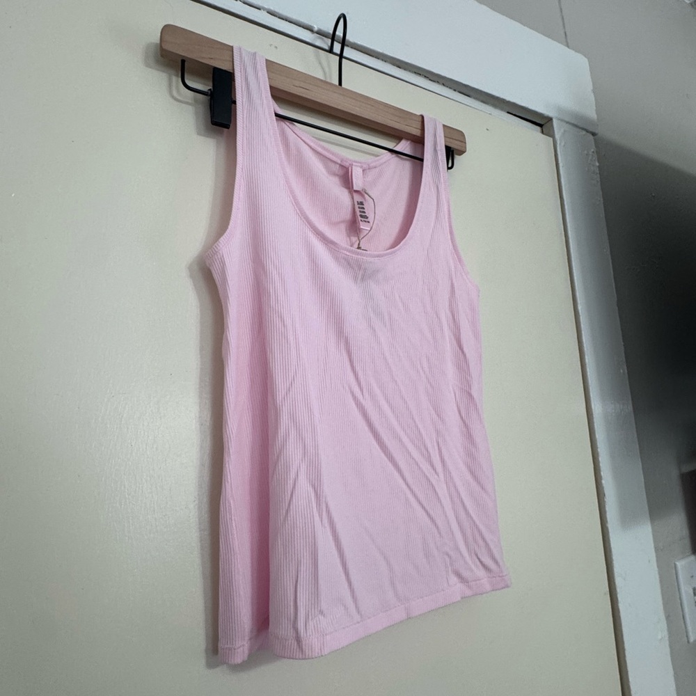 SKIMS Light Pink Scoop Neck Tank Top - Picture 3 of 8